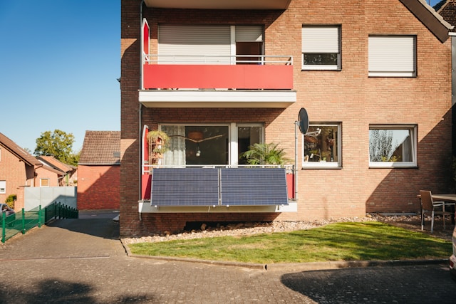 Pluggable Solar: A Practical Alternative to Utility Control